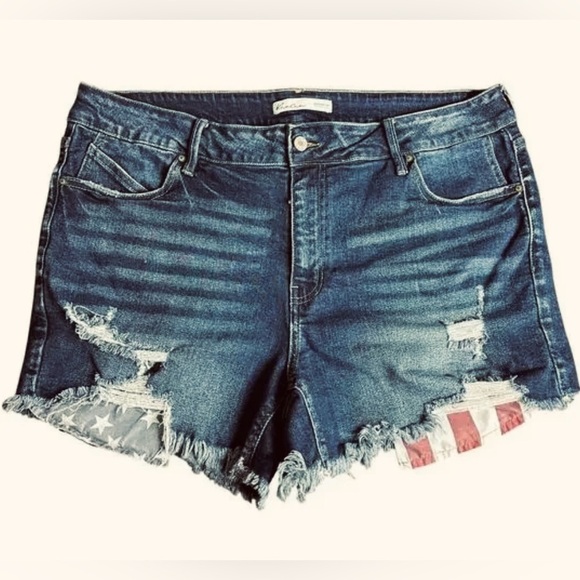 KanCan|Patriotic Denim Distressed cut off Women's Shorts with American flag•••30 - Picture 1 of 12